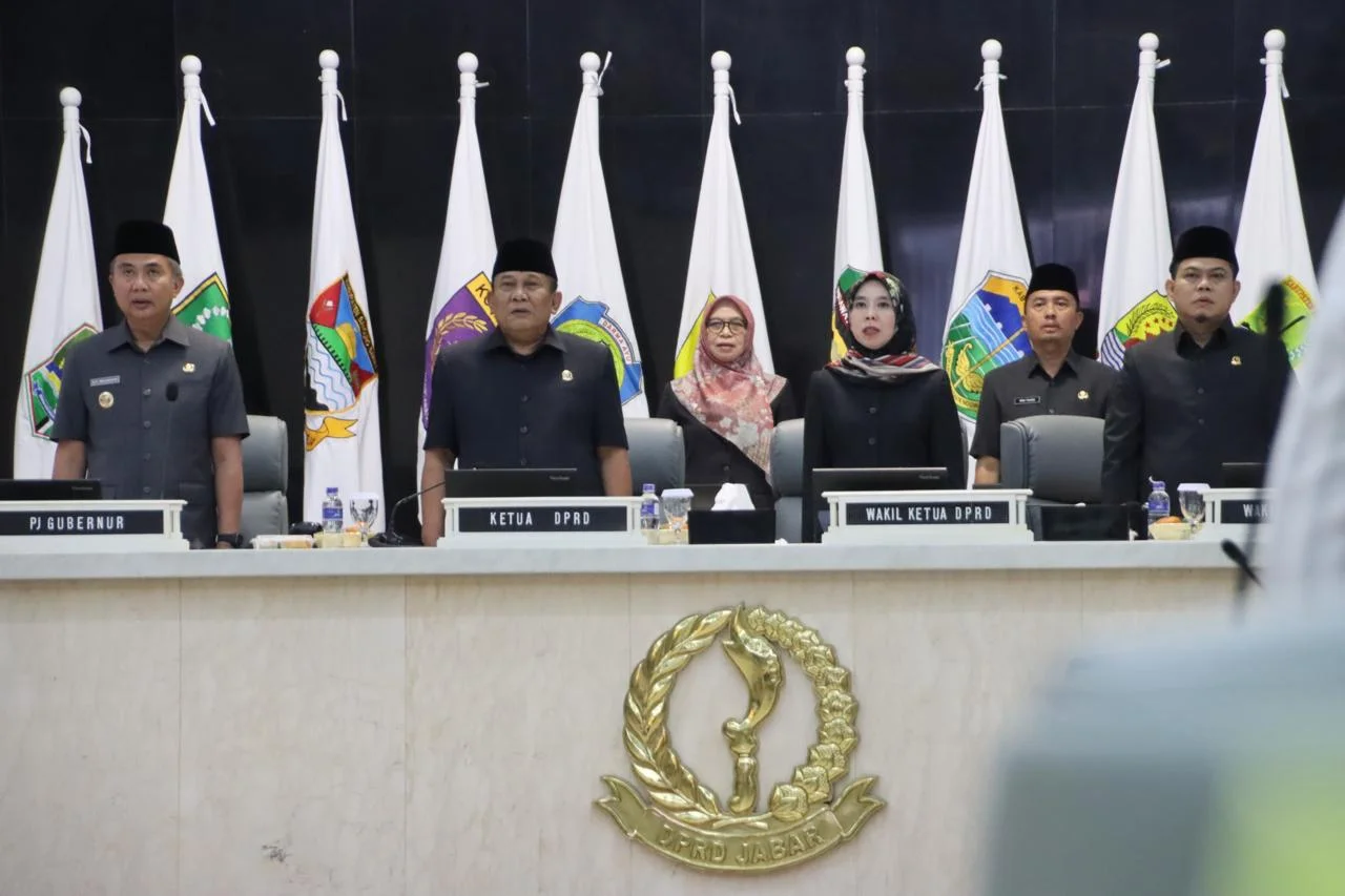 Taufik Hidayat Pimpin Paripurna Jawaban Gubernur atas Pandangan Umum Fraksi-Fraksi terhadap Ranperda P2APBD TA 2023