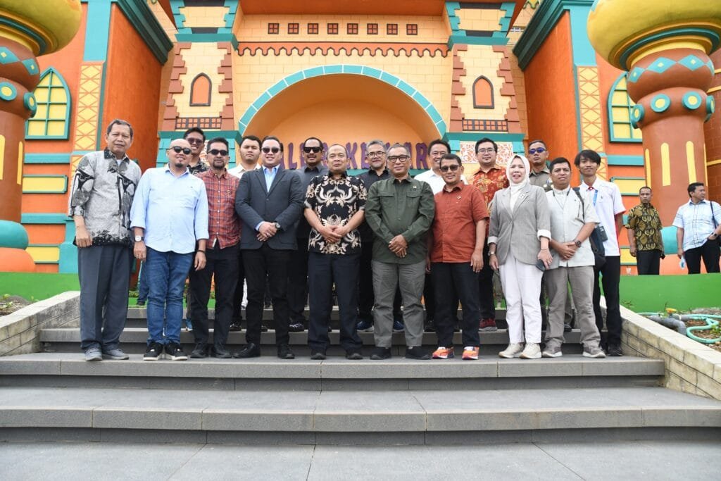 Komisi IV DPRD Jabar meninjau izin bangunan wisata Hibisc Fantasy di Puncak Bogor