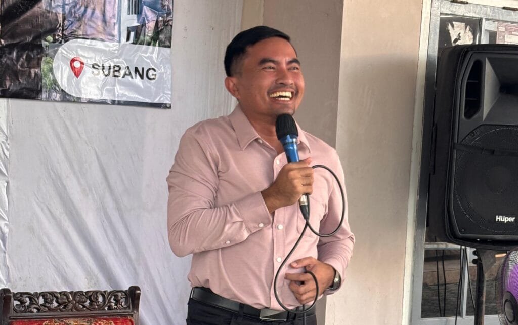 Andhika kritis terhadapa banyaknya jalan rusak untuk akses warga Subang.