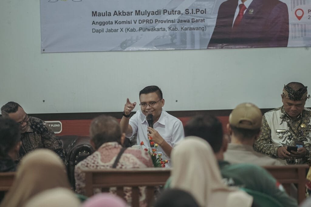 Maula Akbar  sambutan saat reses di Desa Hegarmanah, Kecamatan Babakancikao.