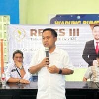 Dea Eka Rizaldi: Komitmen Perjuangkan Pembangunan Klari, Gintungkerta, Karawang Dea Eka Rizaldi berdialog dengan warga Gintungkerta saat reses di GOR Desa Gintungkerta, Klari, Karawang.