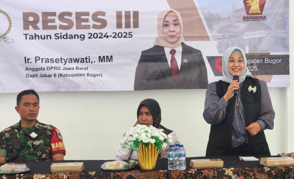 Prasetyawati saat memberikan sosialisasi Buruan Mandiri Pangan kepada warga Kecamatan Kemang, Bogor.