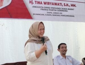 Anggota DPRD Jabar Hj. Tina Wiryawati memberikan keterangan kepada media terkait keadilan pengelolaan aset Waduk Darma.