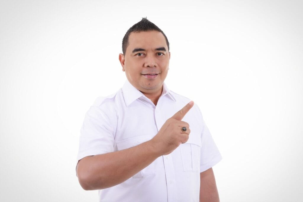 Kegiatan makan bergizi gratis bagi anak-anak di Jawa Barat oleh Gerindra