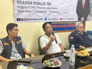 Anggota DPRD Jabar Dea Eka Rizaldi menyampaikan sosialisasi Perda No. 4 Tahun 2023 di Karawang