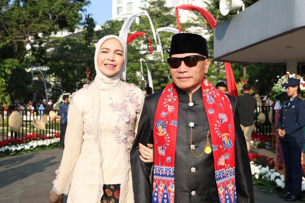 Ketua DPRD Jabar Buky Wibawa menghadiri Rapat Paripurna Hari Jadi ke-80 Provinsi Jawa Barat di Gedung Merdeka, Bandung.