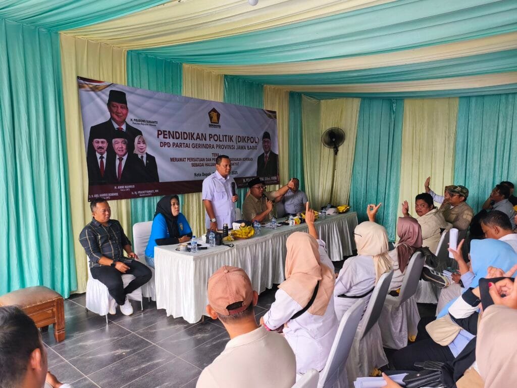Pradi Supriatna membuka Pendidikan Politik di Depok, lanjutan dari kegiatan sosialisasi Perda.