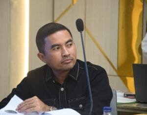 Andhika Surya Gumilar memberikan keterangan pers terkait putusan PTTUN atas sengketa lahan SMAN 1 Bandung