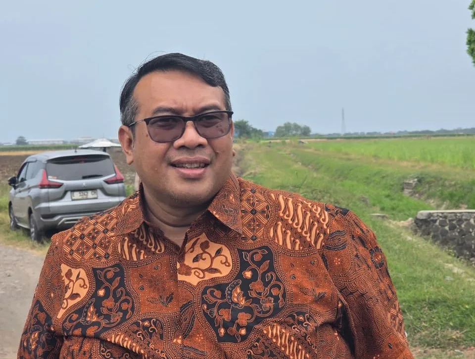 Anggota DPRD Jabar George Edwin Sugiharto memberikan sambutan di Cirebon