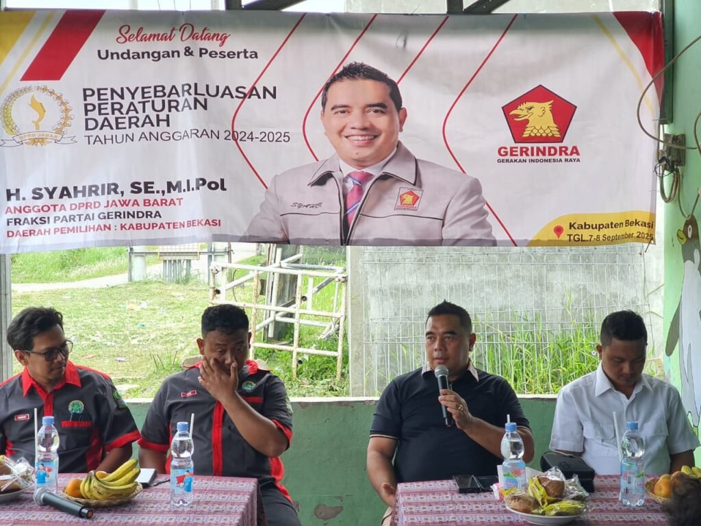 H. Syahrir saat menyampaikan pentingnya menjaga kesehatan jiwa di hadapan warga Kabupaten Bekasi.