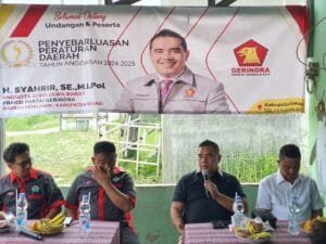 H. Syahrir saat menyampaikan pentingnya menjaga kesehatan jiwa di hadapan warga Kabupaten Bekasi.