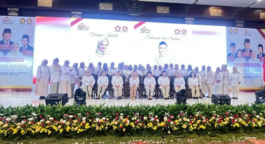 Foto Prasetyawati bersama PP PIRA dan PD PIRA JABAR saat Munas PIRA 2025 di Hotel Bidakara Jakarta