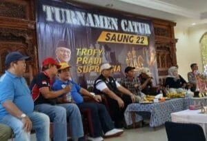 Pradi Supriatna menyapa peserta Turnamen Catur Saung 22 di Puri Multazam, Depok
