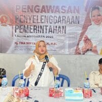 Anggota DPRD Jabar Hj. Tina Wiryawati hadir dalam kegiatan pelayanan pemerintah yang diikuti warga Ciamis