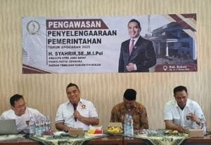 H. Syahrir menyampaikan pentingnya fungsi pengawasan DPRD yang berpihak kepada masyarakat di Desa Setia Mulya, Bekasi.