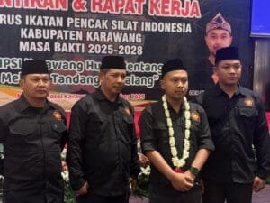 Dea Eka Rizaldi menerima mandat sebagai Ketua IPSI Karawang masa bhakti 2025–2030 dalam pelantikan pengurus di Hotel Mercure.