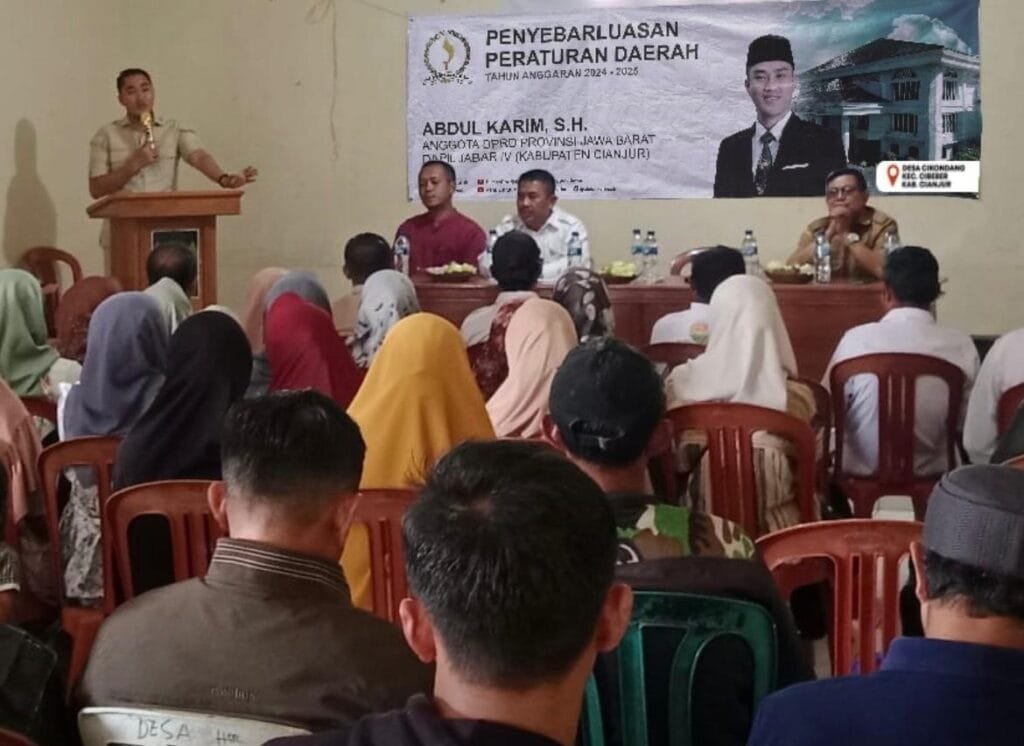 Abdul Karim, anggota Komisi IV DPRD Jabar, sedang memberikan penjelasan tentang Perda Kewirausahaan kepada pelaku UMKM di Cibeber