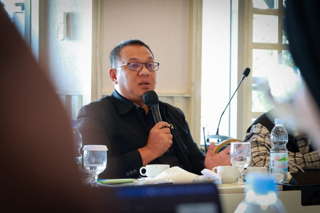 Pradi Supriatna menyampaikan pandangan tentang pentingnya roadmap pembangunan jangka panjang di Jawa Barat