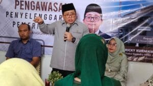 Ricky Kurniawan saat melaksanakan kegiatan pengawasan pemerintahan di Kelurahan Nanggewer, Kecamatan Cibinong, Kabupaten Bogor