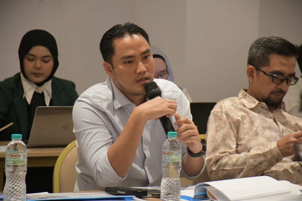 Abdul Karim berdialog dengan nelayan mengenai kesiapan penerapan Penangkapan Ikan Terukur.