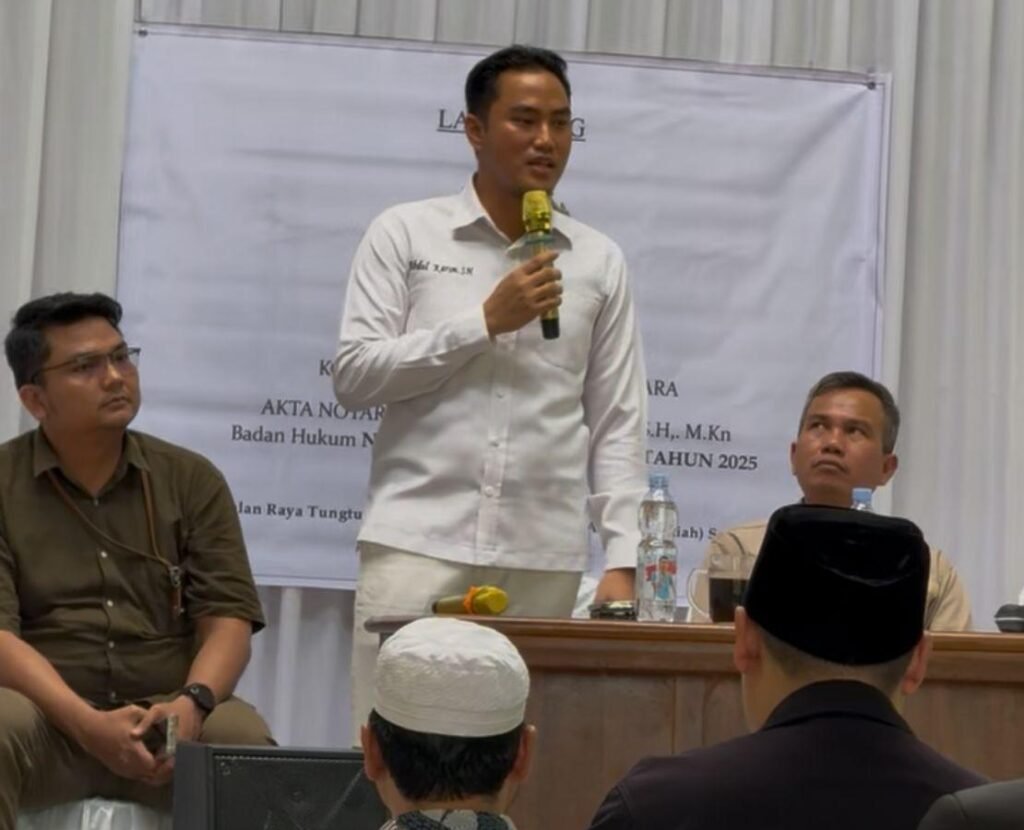 Abdul Karim bersama pengurus koperasi dan masyarakat saat peluncuran Koperasi Samawa Akar Nusantara