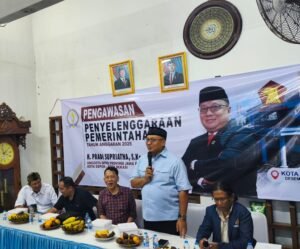 Pradi Supriatna berdiskusi dengan insan pers mengenai agenda Pembangunan Depok
