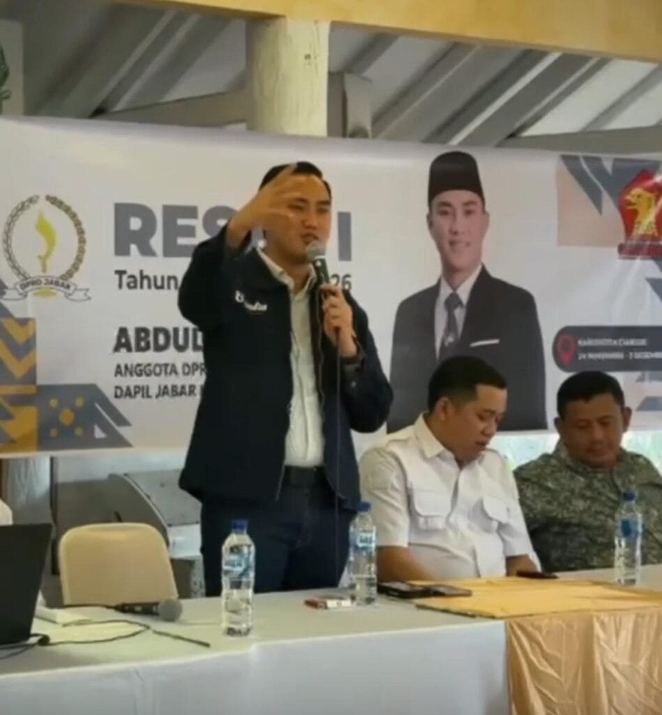 Abdul Karim mendengarkan aspirasi APDESI terkait Pembangunan Cianjur Selatan