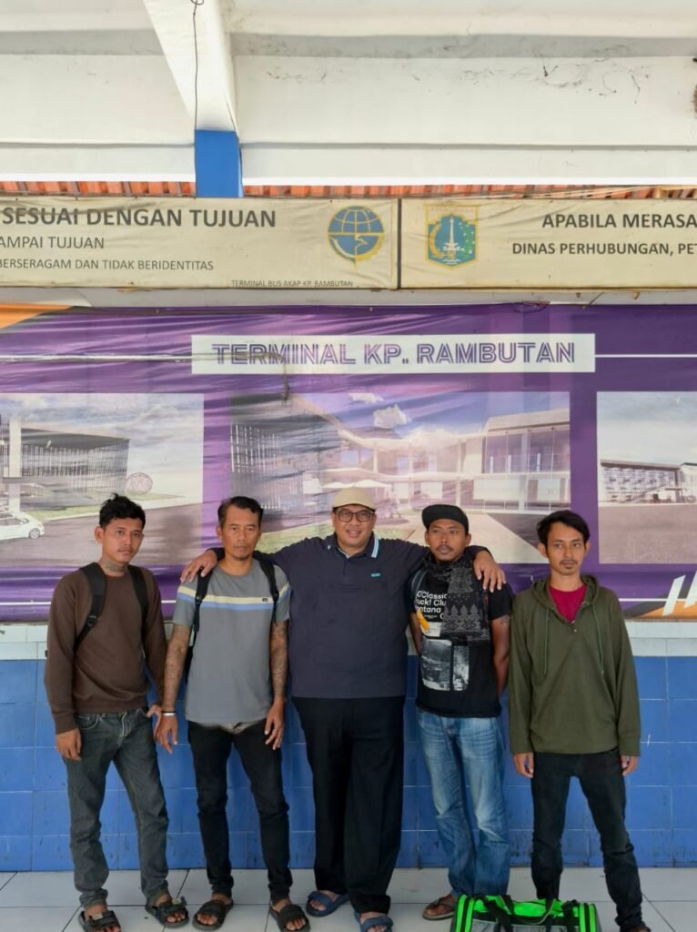 George Edwin Sugiharto memfasilitasi pemulangan warga Jawa Barat yang terdampak banjir di Aceh