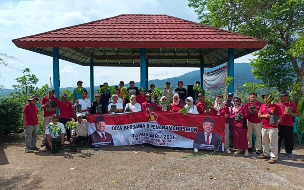 Pipin Arif Apilin memimpin aksi penanaman pohon Gerindra Ciamis jelang 2026