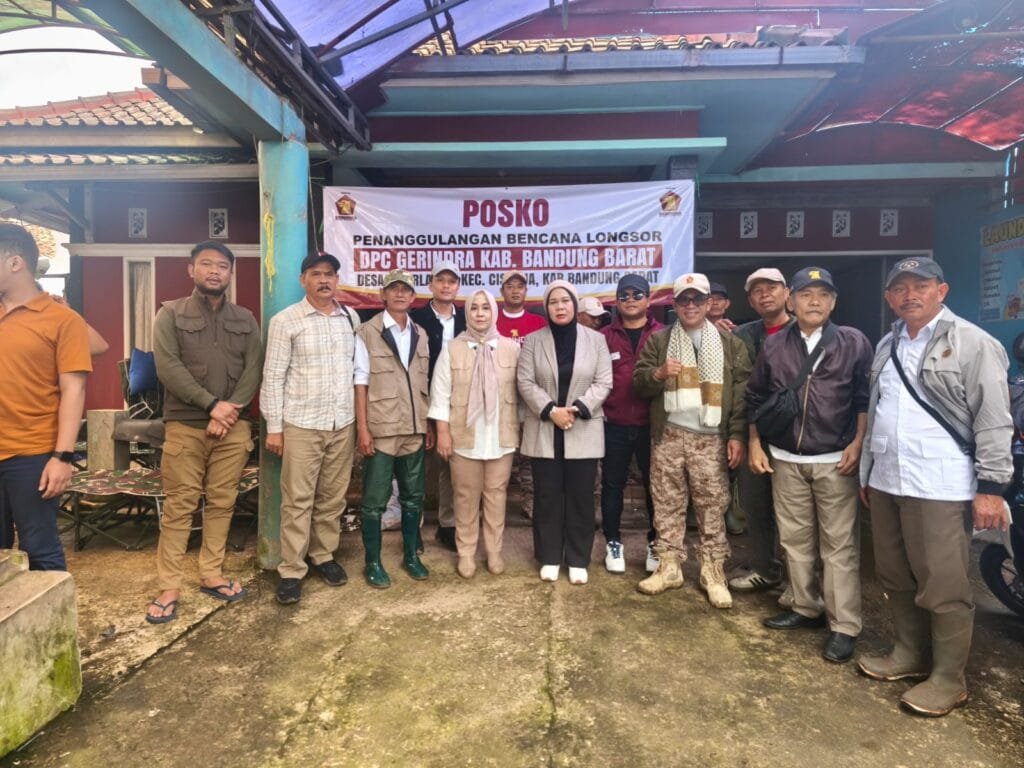 DPD Gerindra Jawa Barat dan DPC Gerindra KBB hadir di Pasirlangu untuk membantu warga terdampak bencana longsor