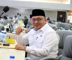 Pradi Supriatna menyampaikan penjelasan terkait kebijakan pajak kendaraan bermotor Jawa Barat tahun 2026