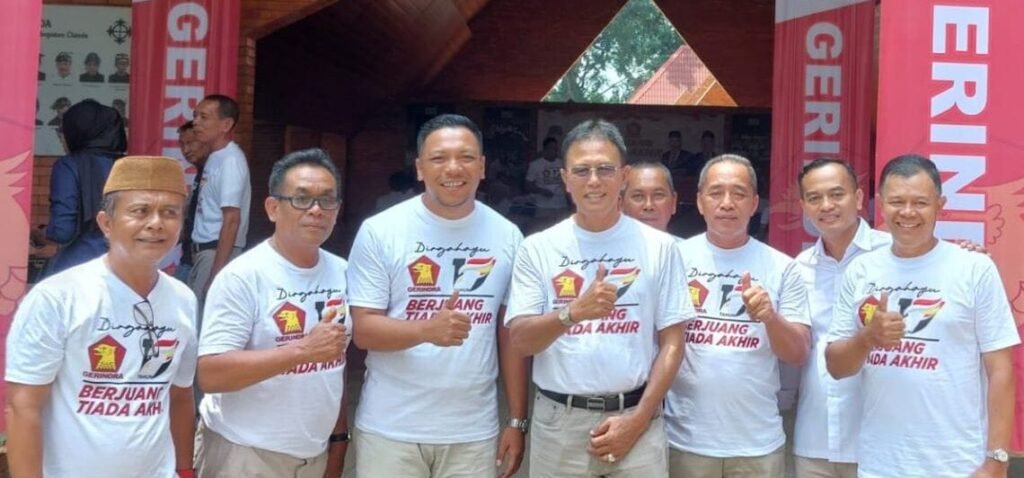 Kader dan pengurus Gerindra Ciamis bersama perwakilan DPD Jawa Barat dalam peringatan HUT ke-18.