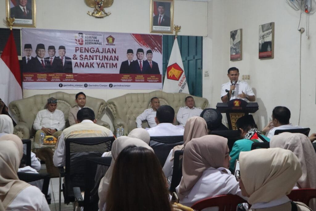 Suasana tasyakuran HUT ke-18 Gerindra Cianjur di Kantor DPC Sawahgede
