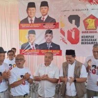 Pipin Arif Apilin saat kegiatan HUT ke-18 Gerindra Ciamis bersama pengurus partai.