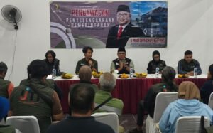 Pradi Supriatna saat diskusi bersama IJTI Depok membahas banjir dan tata ruang.