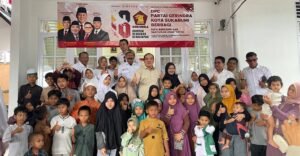 Kegiatan syukuran HUT ke-18 Gerindra Kota Sukabumi bersama anak yatim.