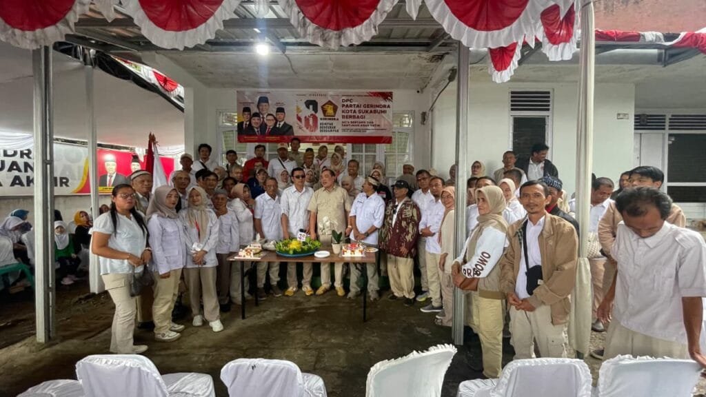 Kader Gerindra Kota Sukabumi dalam momentum HUT ke-18.