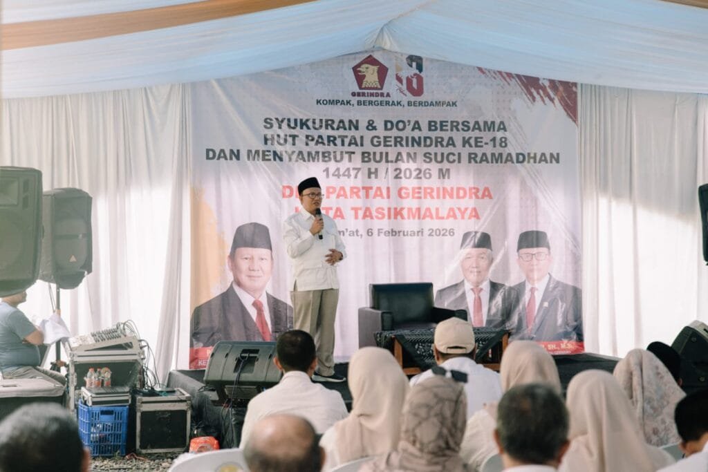 H. Aslim dalam kegiatan HUT ke-18 Gerindra Kota Tasikmalaya di Padayungan.
