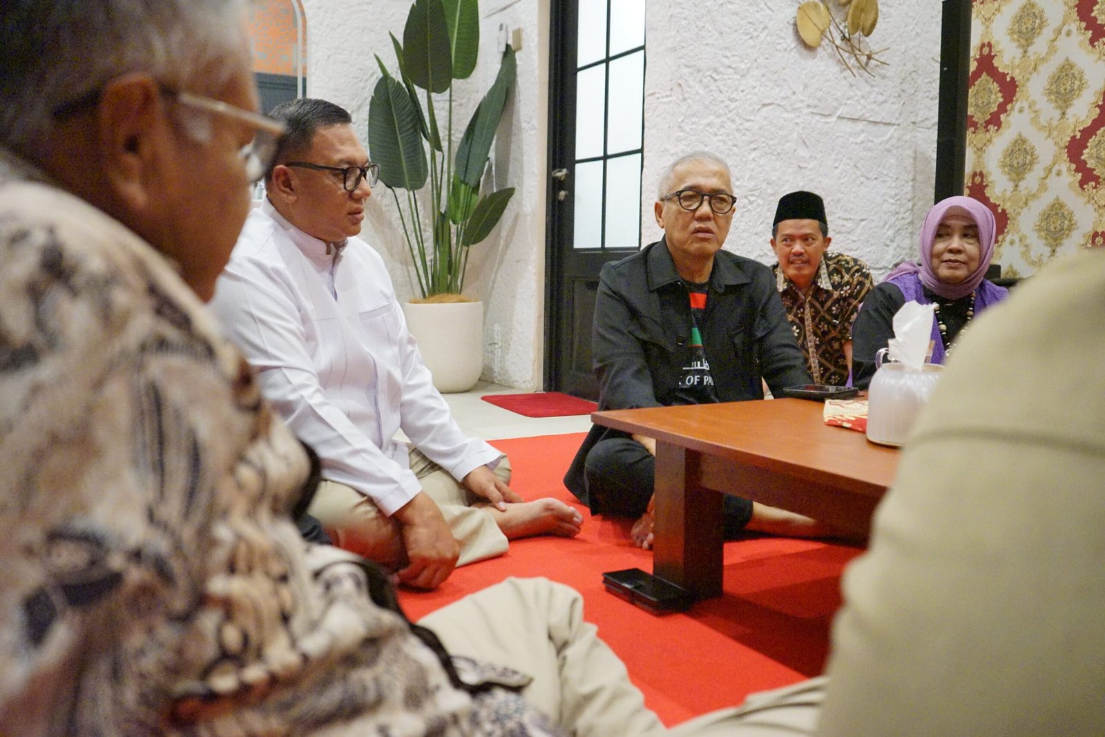 Ketua DPD Gerindra Jabar Amir Mahpud bersama anggota DPRD Jawa Barat