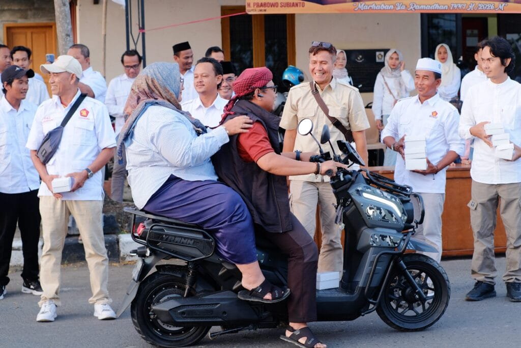 Pengurus DPC, PAC dan anggota DPRD Gerindra Indramayu mengikuti kegiatan buka puasa bersama
