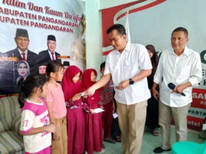 Pengurus DPC Gerindra Pangandaran menggelar kegiatan santunan anak yatim dan dhuafa di bulan Ramadan