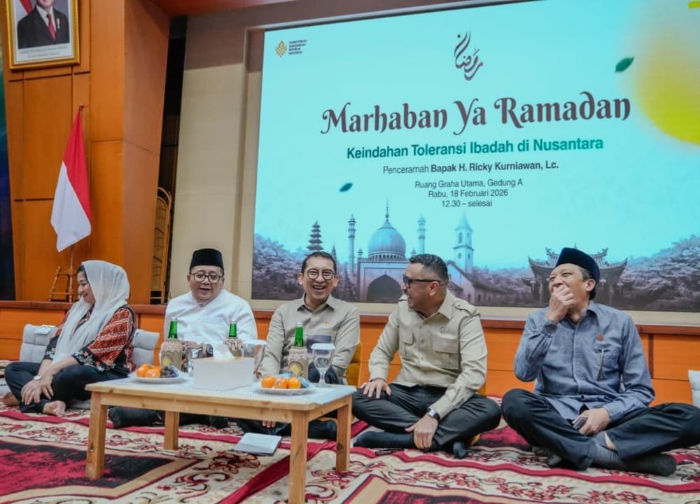 Menteri Kebudayaan Fadli Zon memberikan sambutan dalam acara silaturahmi pegawai Kementerian Kebudayaan