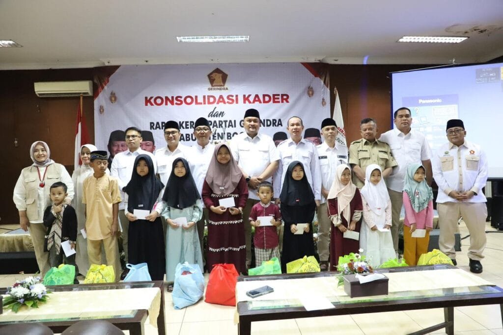 Gerindra Kabupaten Bogor memberikan santunan kepada anak yatim di bulan Ramadan