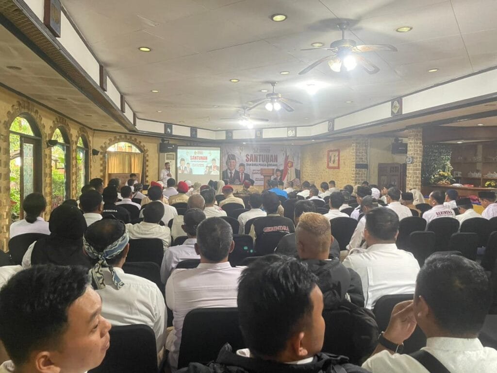 Gerindra Sukabumi memberikan santunan kepada anak yatim di bulan Ramadan