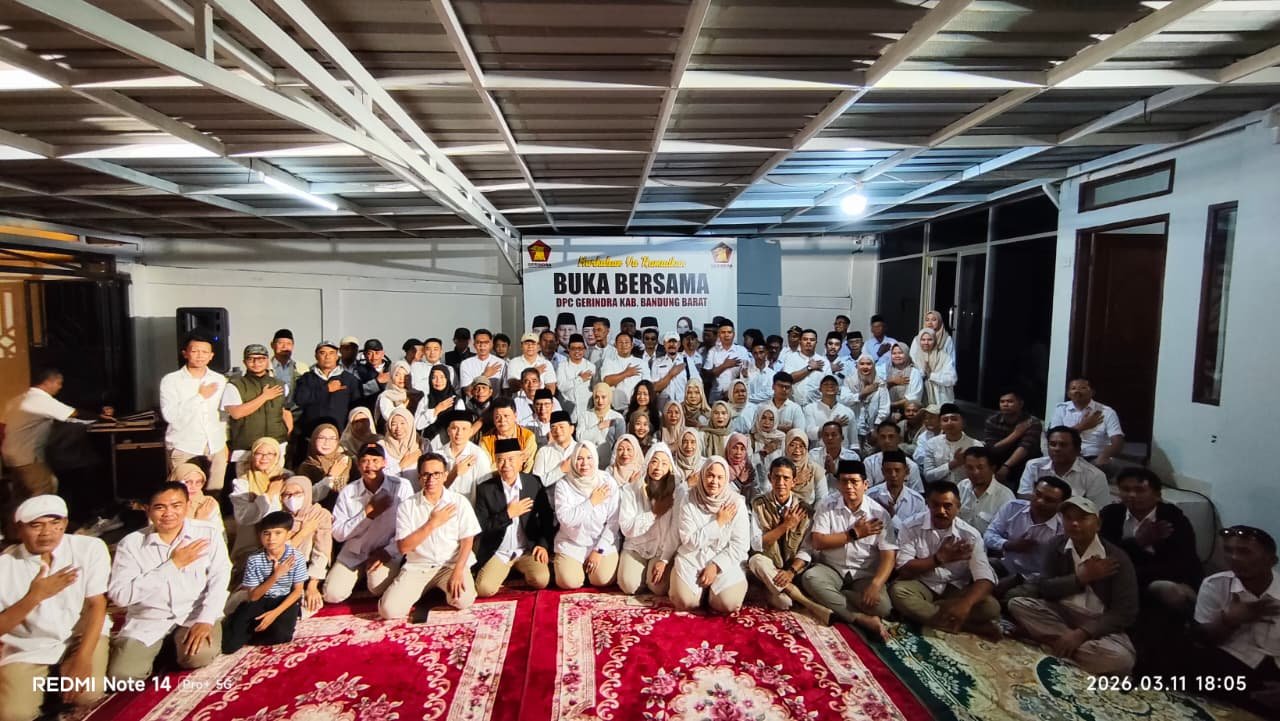 Pengurus dan kader Gerindra KBB menghadiri kegiatan buka puasa bersama Ramadan