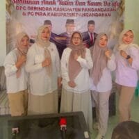 PIRA Pangandaran memberikan santunan kepada anak yatim dan kaum duafa