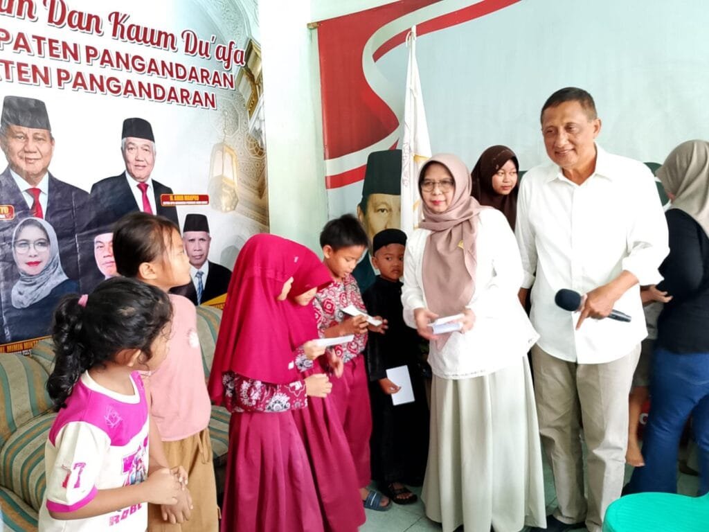 Pengurus DPC Gerindra Pangandaran menggelar santunan anak yatim dan dhuafa di Kantor DPC Gerindra Pangandaran