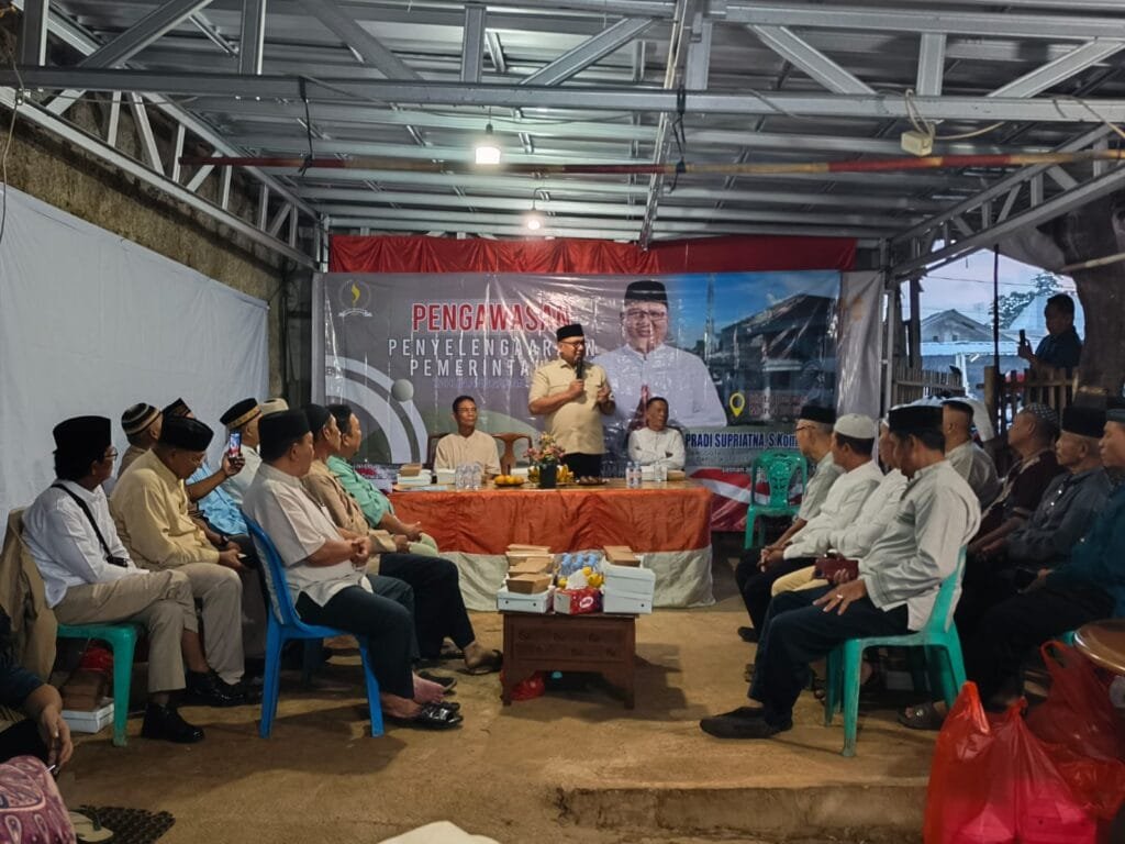 Pradi Supriatna saat kegiatan pengawasan pemerintahan di Kampung Bendungan Cilodong Kota Depok