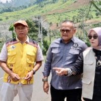 Prasetyawati Tinjau Jalan Provinsi di Garut