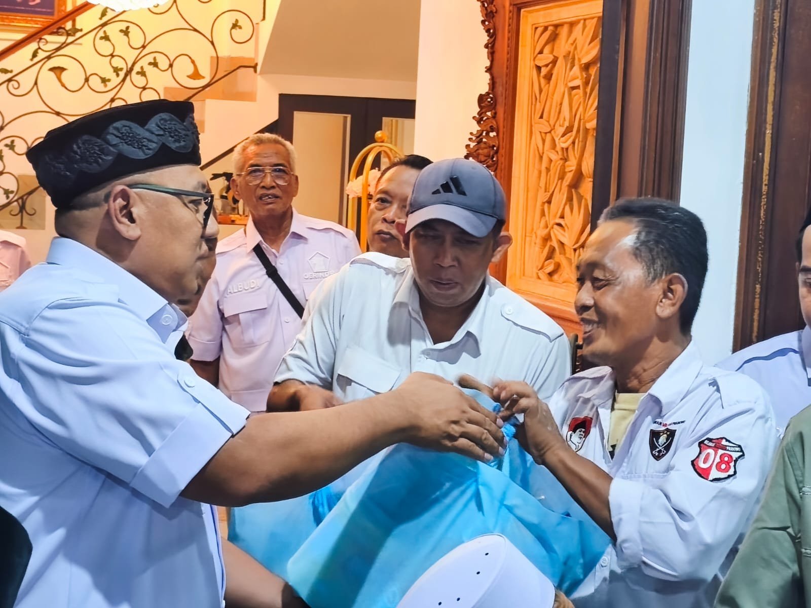 Reses Pradi Supriatna, Bagikan Paket Ramadhan untuk Masyarakat dan Kader